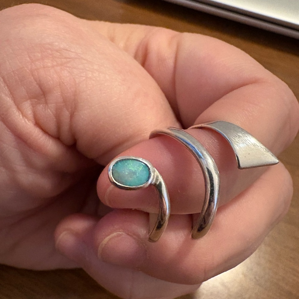 Sterling Silver and Australia Opal Ring - Picture 3 of 6